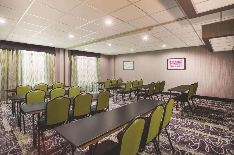 La Quinta Inn & Suites by Wyndham Clearwater South main