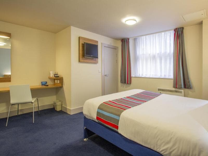 Travelodge Edinburgh Haymarket 3