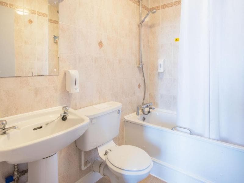 Travelodge Edinburgh Haymarket 4