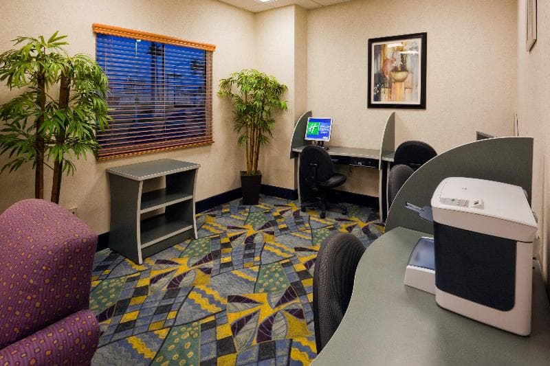 Holiday Inn Express & Suites Toluca Zona Aeropuerto 5
