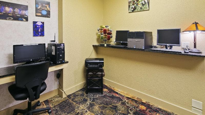 Best Western Plus Ramkota Hotel 5