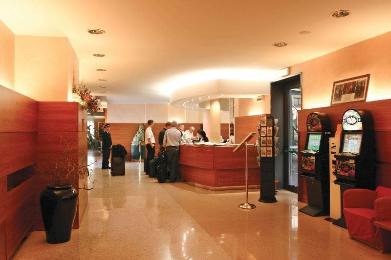 Best Western Hotel Cavalieri Della Corona 5