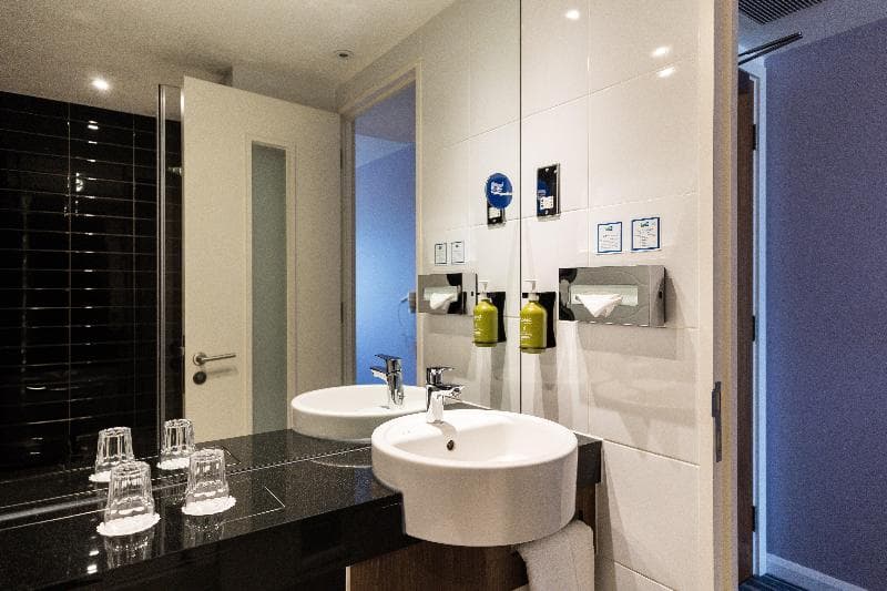 Holiday Inn Express London Heathrow T5 3