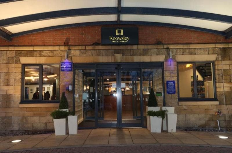 Knowsley Inn & Lounge 2