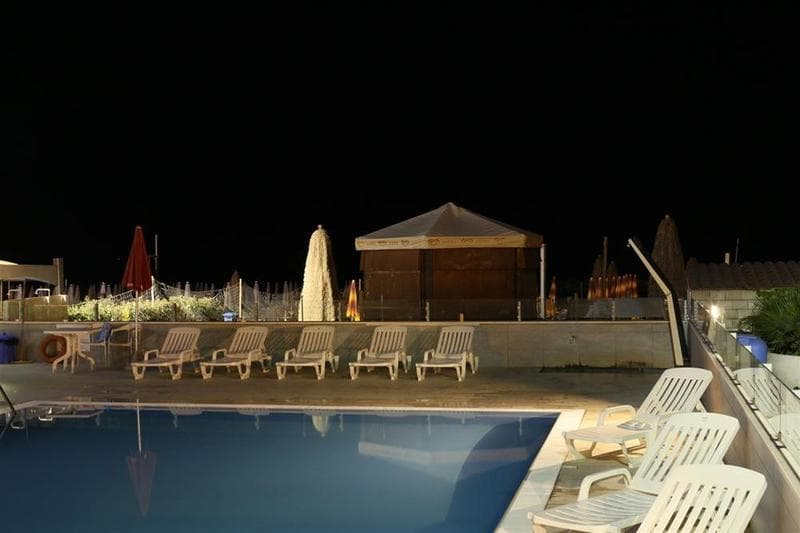 Sea Lion Hotel 3