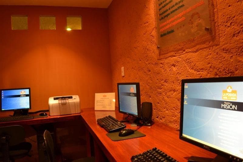 La Posada Hotel & Suites main