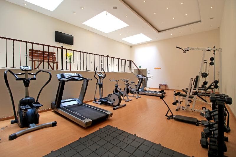 Windsor House Inn By Geh Suites 3