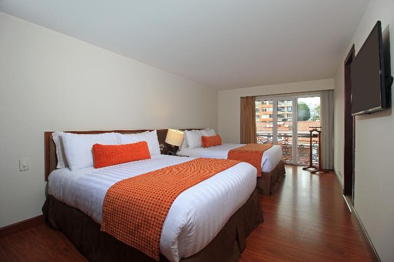Windsor House Inn By Geh Suites 5