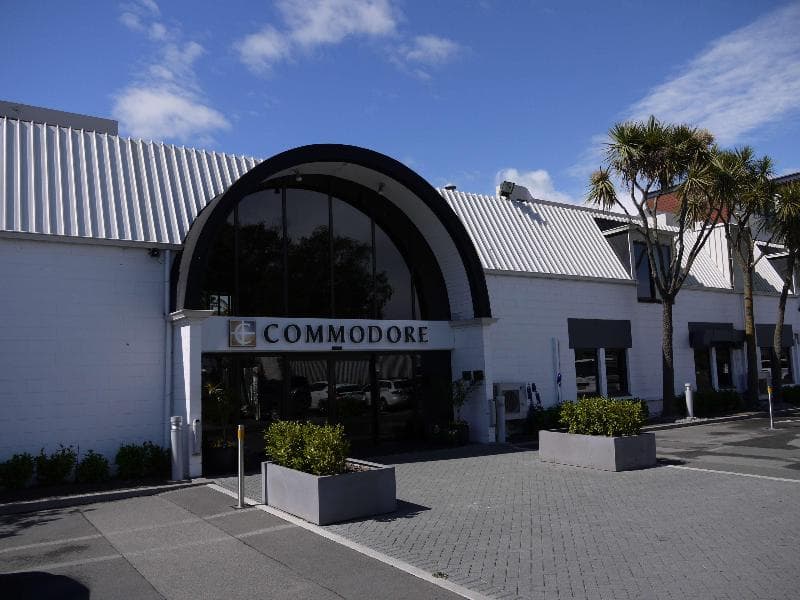 Commodore Airport Hotel 4