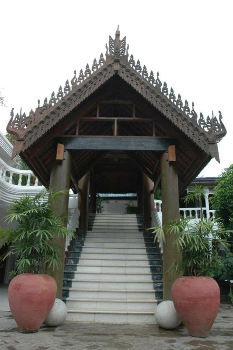 Emerald Land Inn main