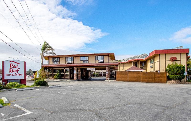 Red Roof Inn & Suites Monterey 5