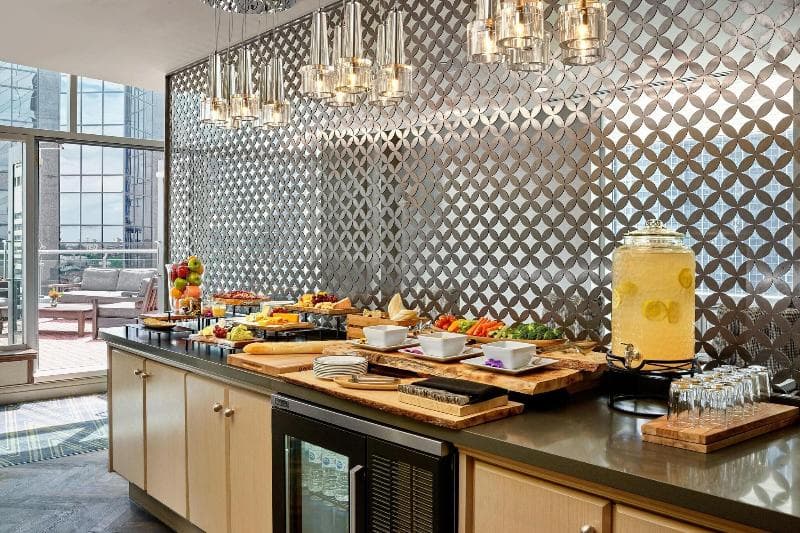 Sheraton Suites Calgary Eau Claire 3
