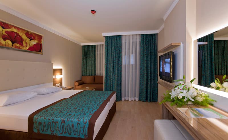 Riviera Hotel & Spa 4