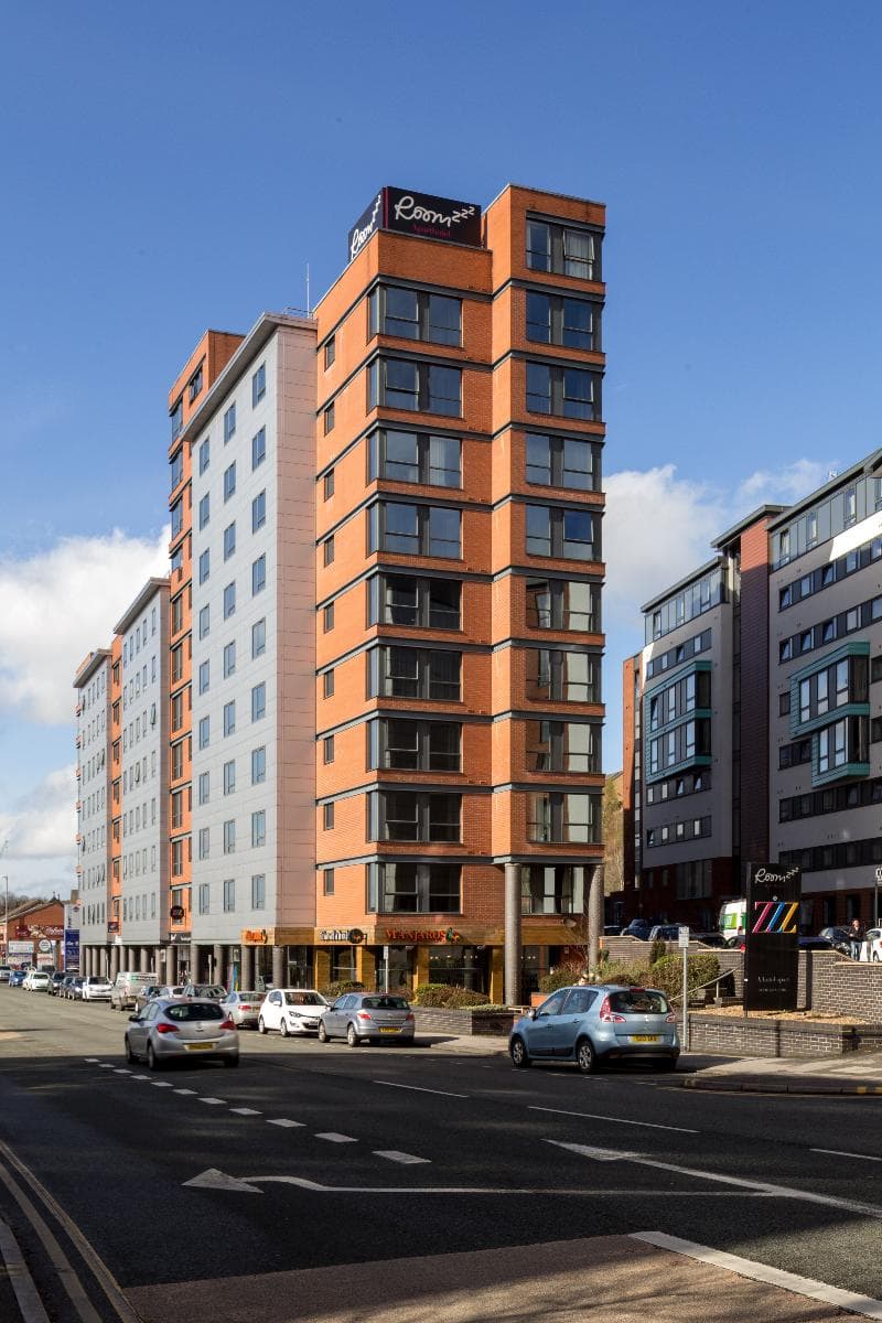 Roomzzz - Leeds City West photo 1