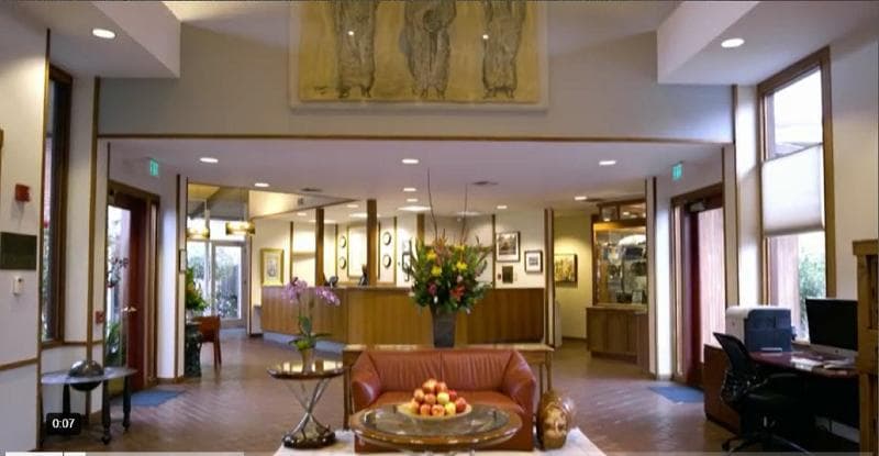 Dinah's Garden Hotel 2