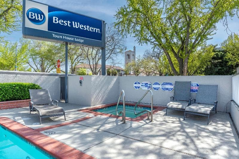 Best Western Town House Lodge 3