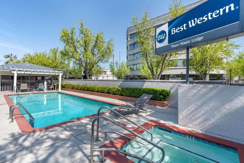 Best Western Town House Lodge 4