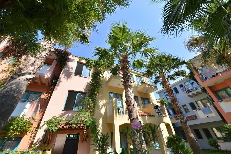 Montebello Deluxe Hotel photo 1