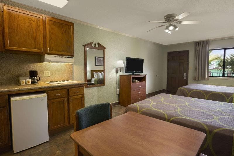 Super 8 by Wyndham South Padre Island 2
