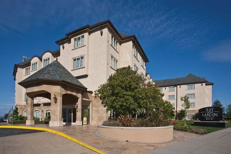 Bay Landing Hotel 3