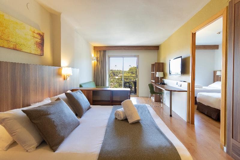 Golden Avenida Suites 4