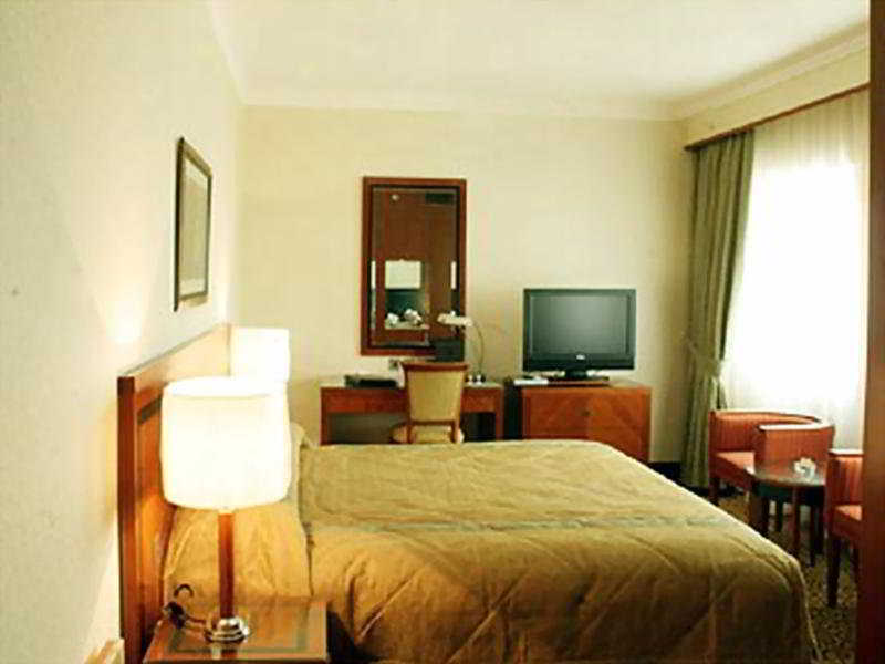 Ramee Royal Hotel 5