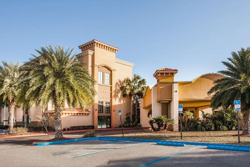 Ramada By Wyndham Jacksonville I-95 By Butler Blvd photo 1
