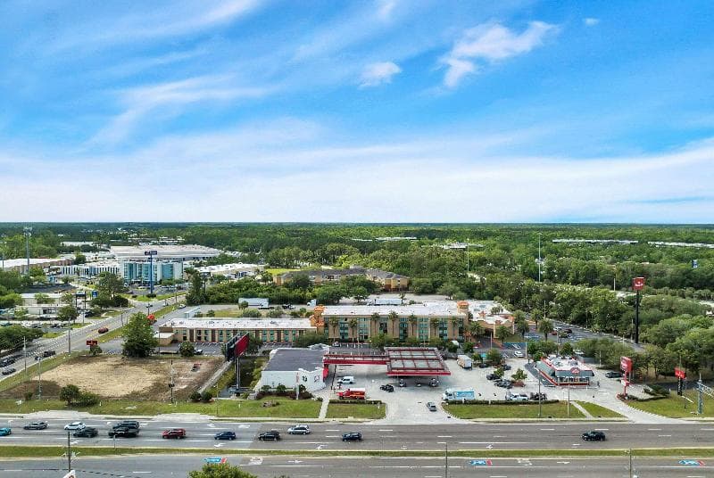 Ramada By Wyndham Jacksonville I-95 By Butler Blvd 5