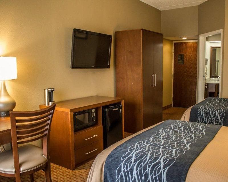 Quality Inn 4