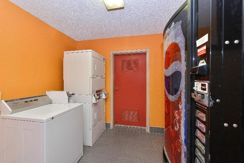 Red Roof Inn Cartersville photo 1