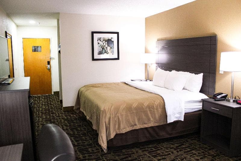 Quality Inn Clinton 5