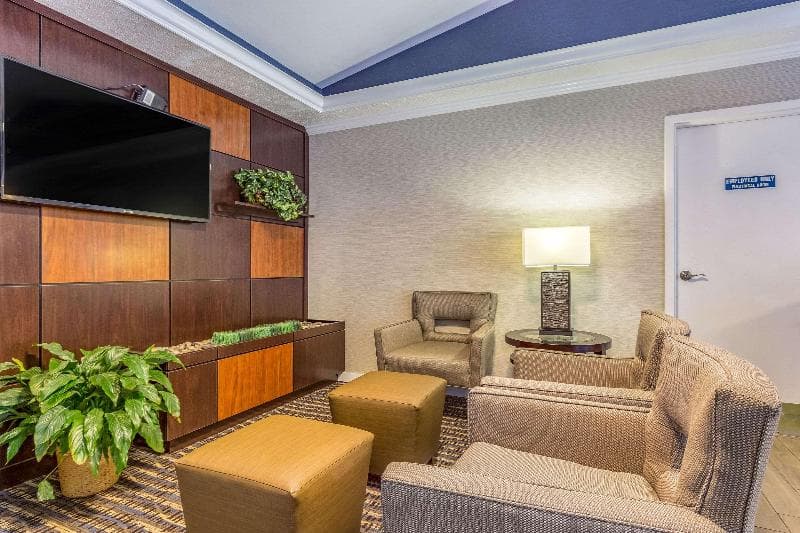 Comfort Inn 3