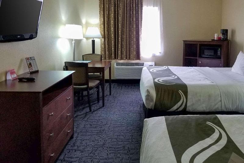 Quality Inn 4