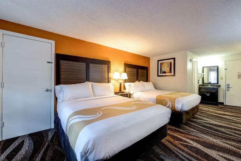 Quality Inn Creekside 4