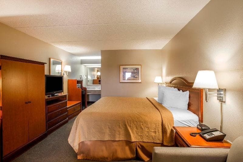 Quality Inn Airport - Southeast 3