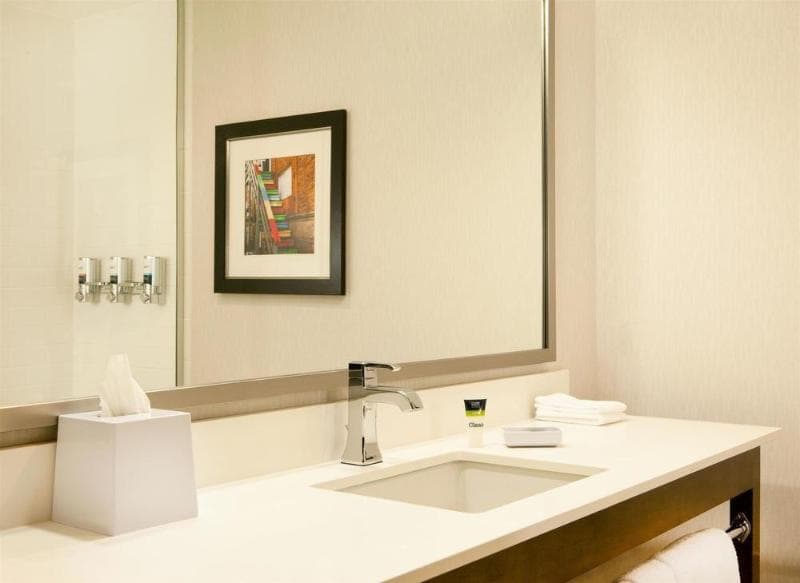 Four Points by Sheraton Newark 4