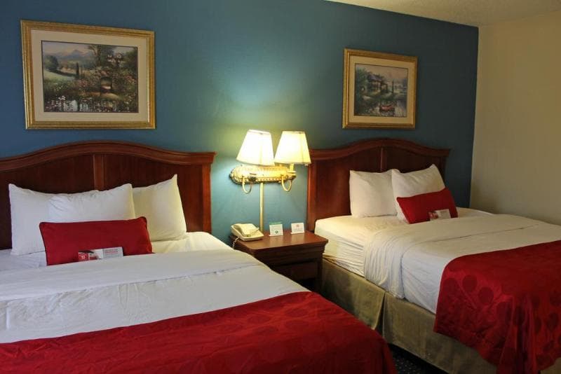 Cottonwood Suites Savannah Hotel Conference Center 2