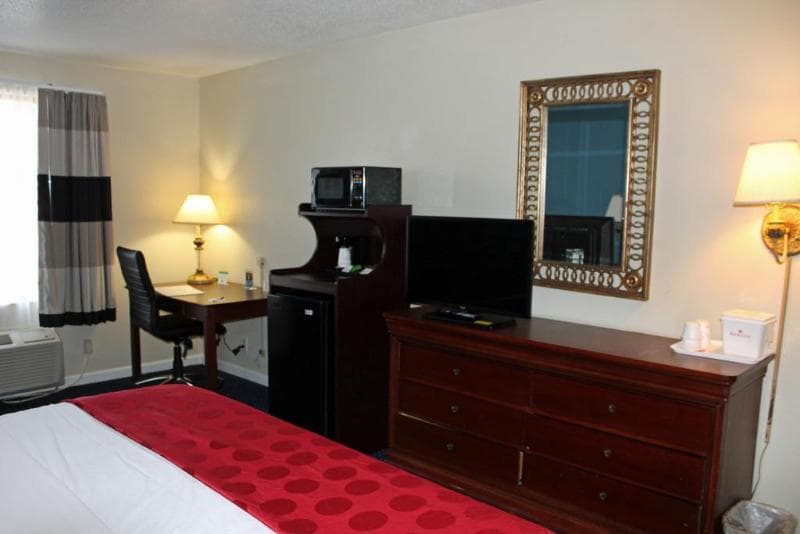 Cottonwood Suites Savannah Hotel Conference Center 5