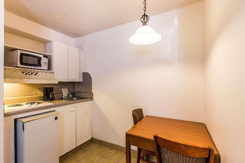 Suburban Extended Stay Abercorn 3
