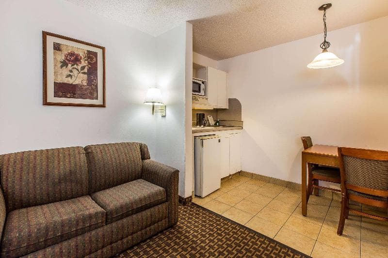 Suburban Extended Stay Abercorn 5