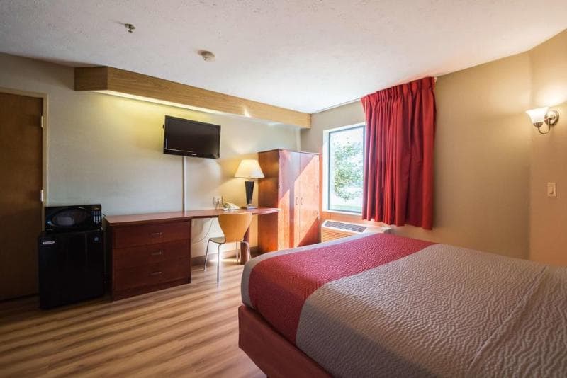 Motel 6 Indianapolis - Airport 5