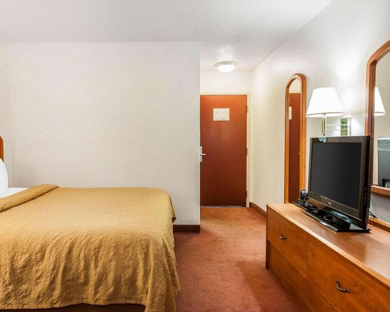 Quality Inn South 4