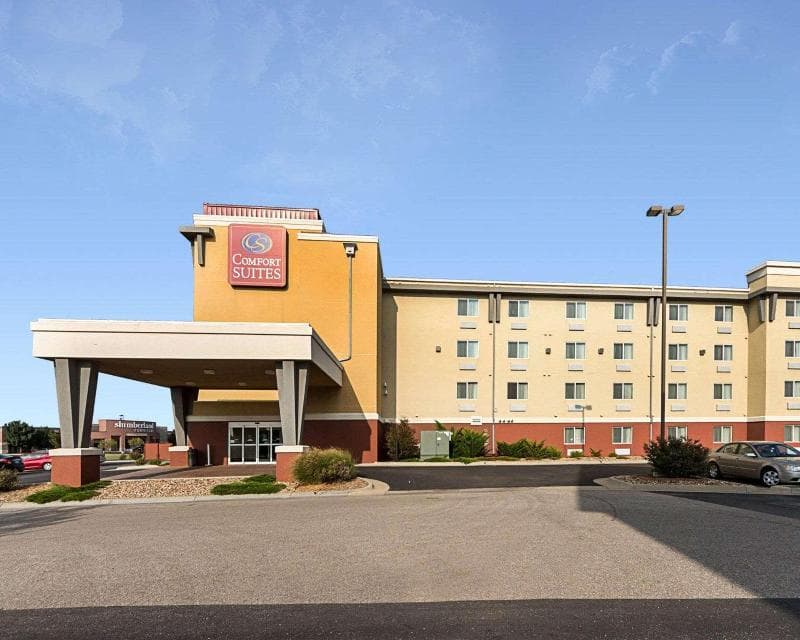 Comfort Suites Airport 5