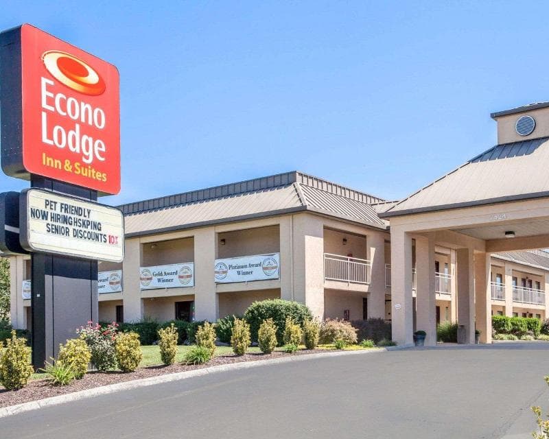Econo Lodge Inn & Suites East main