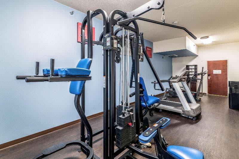 Comfort Suites South 3