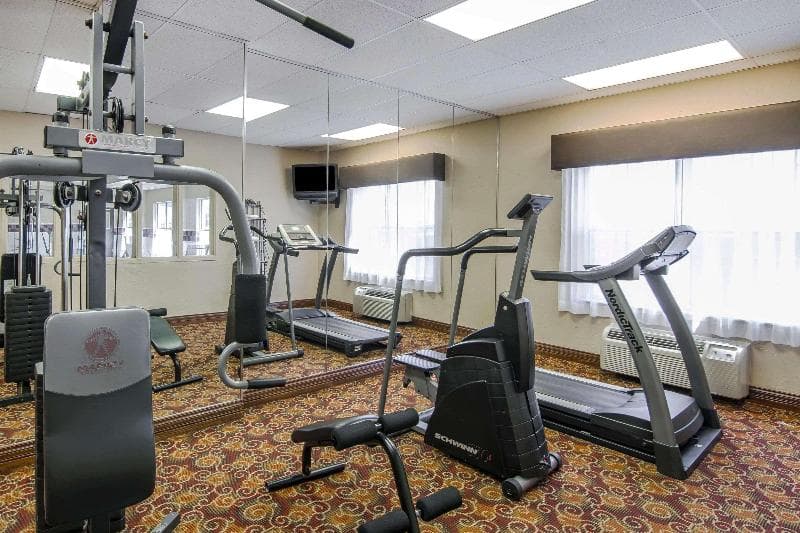 Quality Inn & Suites I-35 E/Walnut Hill photo 1