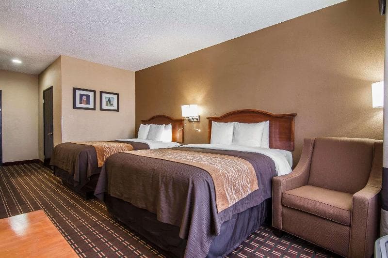 Quality Inn & Suites I-35 E/Walnut Hill 2