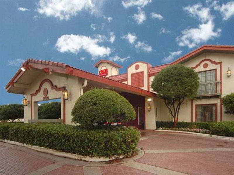 Motel 6 Dallas - Market Center photo 1