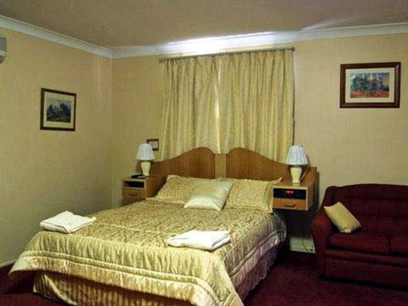Centrepoint Motor Inn 3