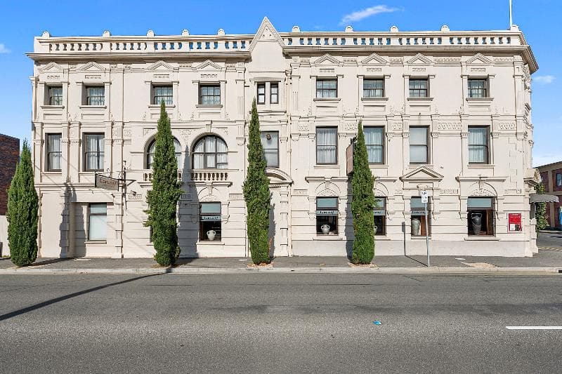 The Grand Hotel Launceston 4
